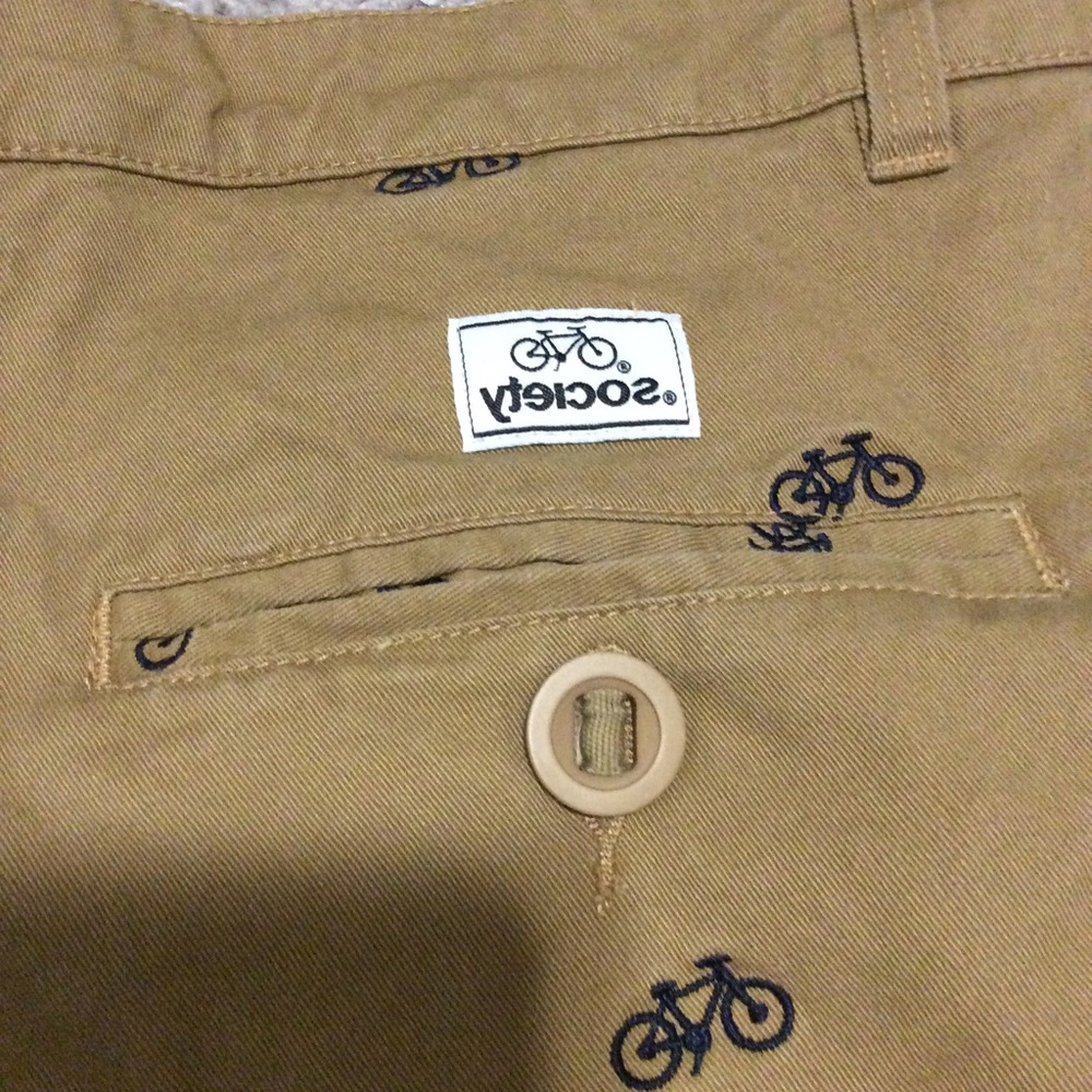 Shorts - Picture 3 of 4